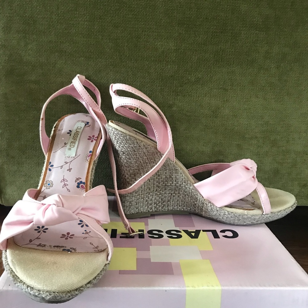 Pink wedges